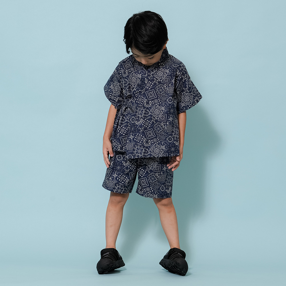 ネイビーバンダナ