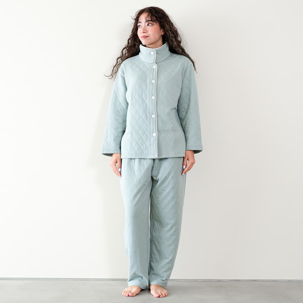 グレイッシュグリーン