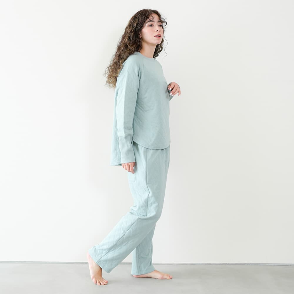 グレイッシュグリーン