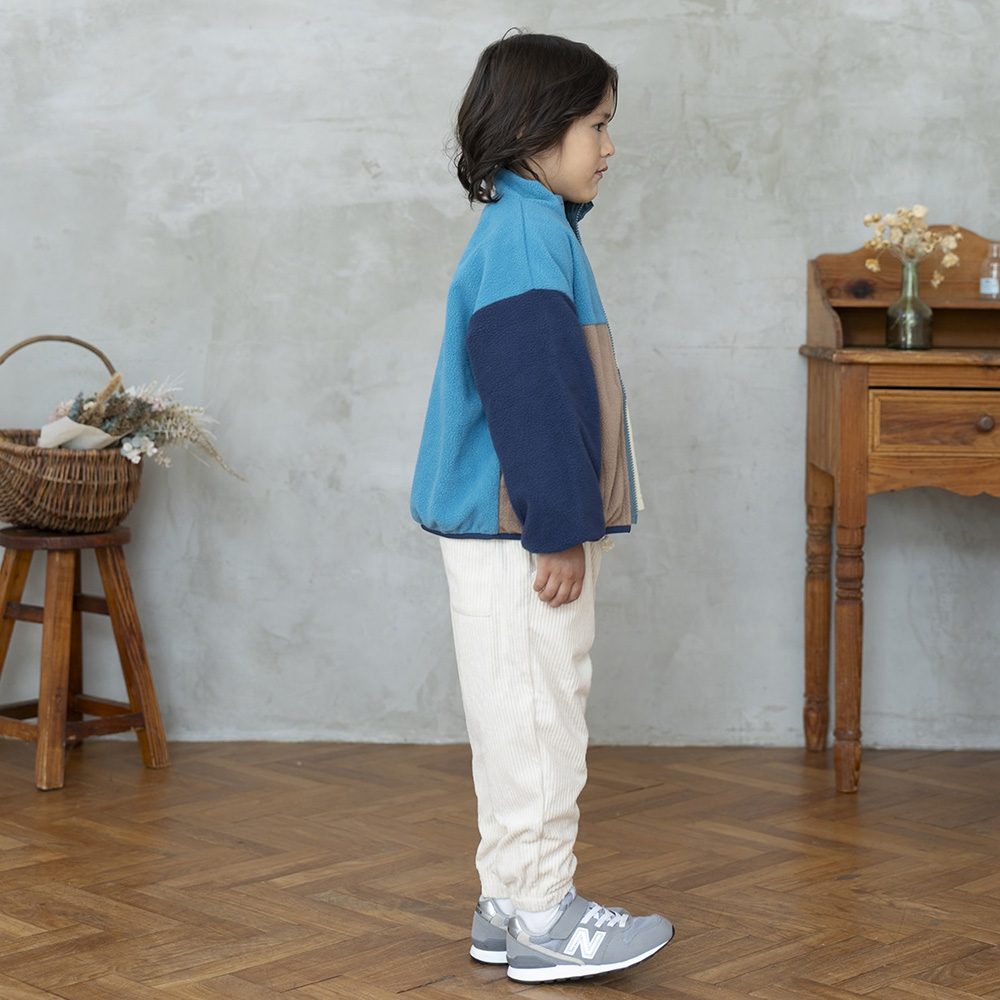 グレーグリーン