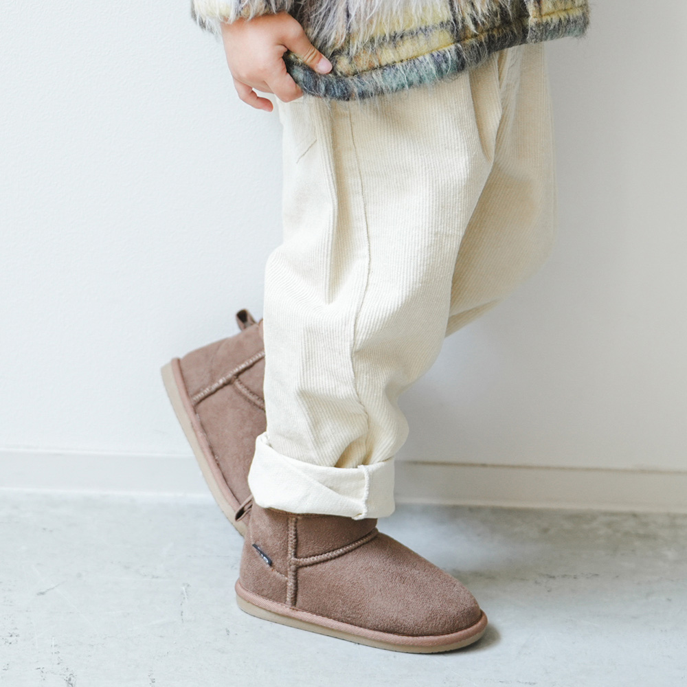 ダークブラウン