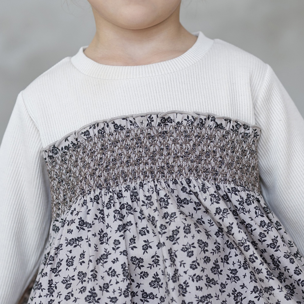 ベージュフラワー