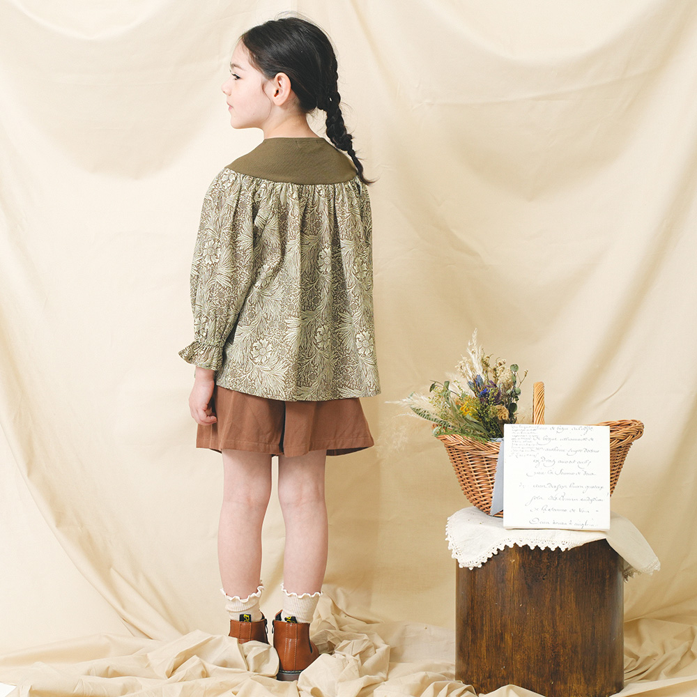 カーキフラワー