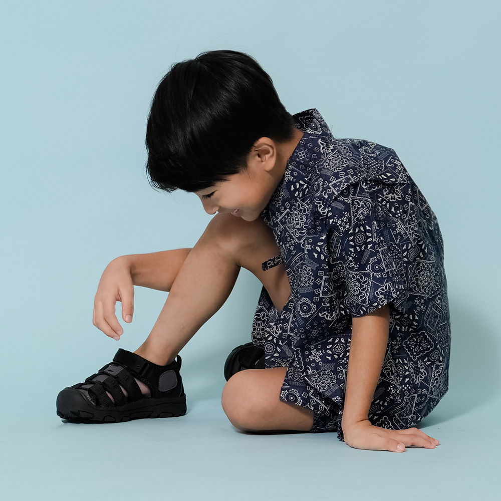 ネイビーバンダナ