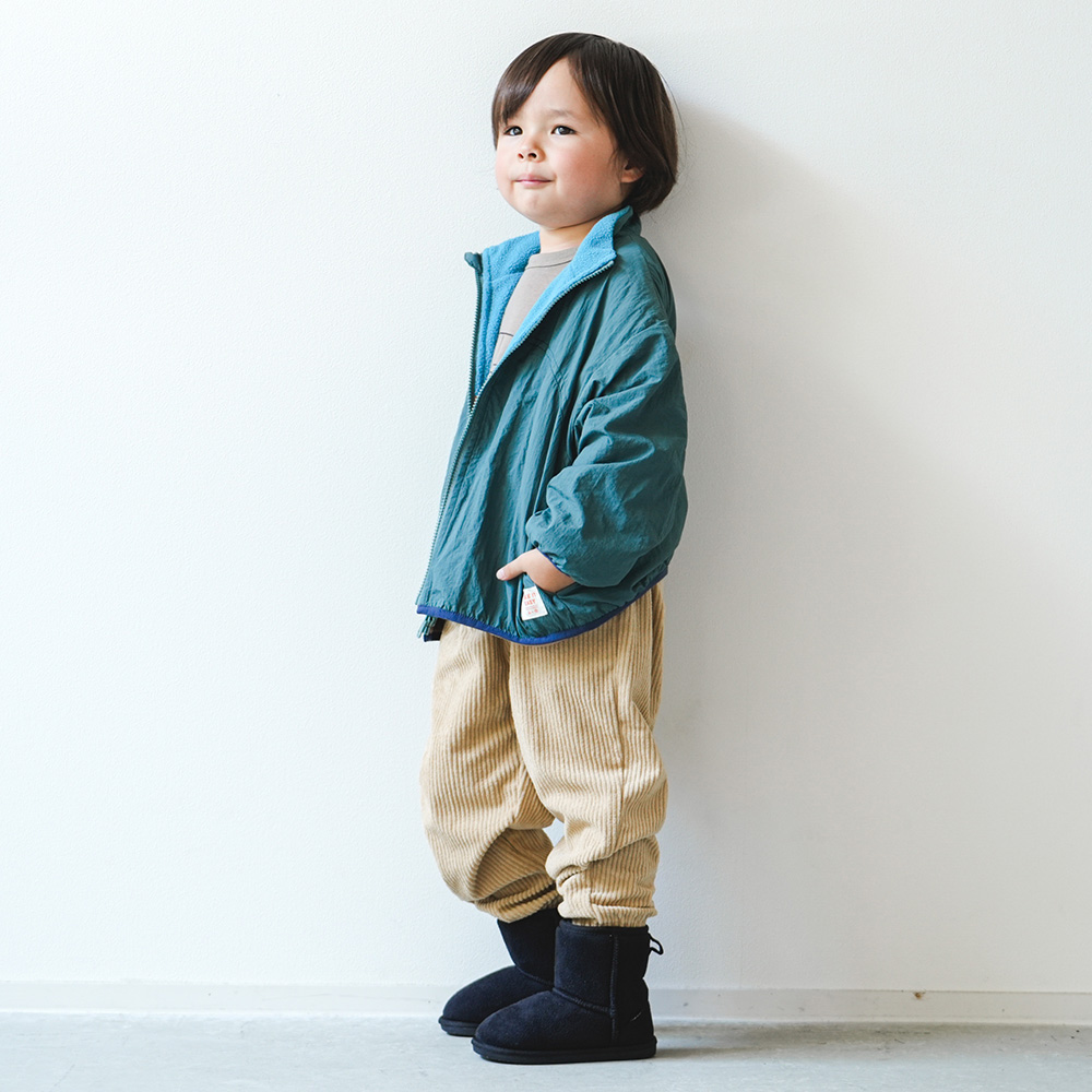 グレーグリーン