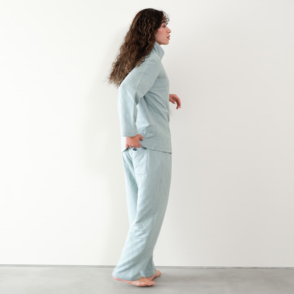 グレイッシュグリーン