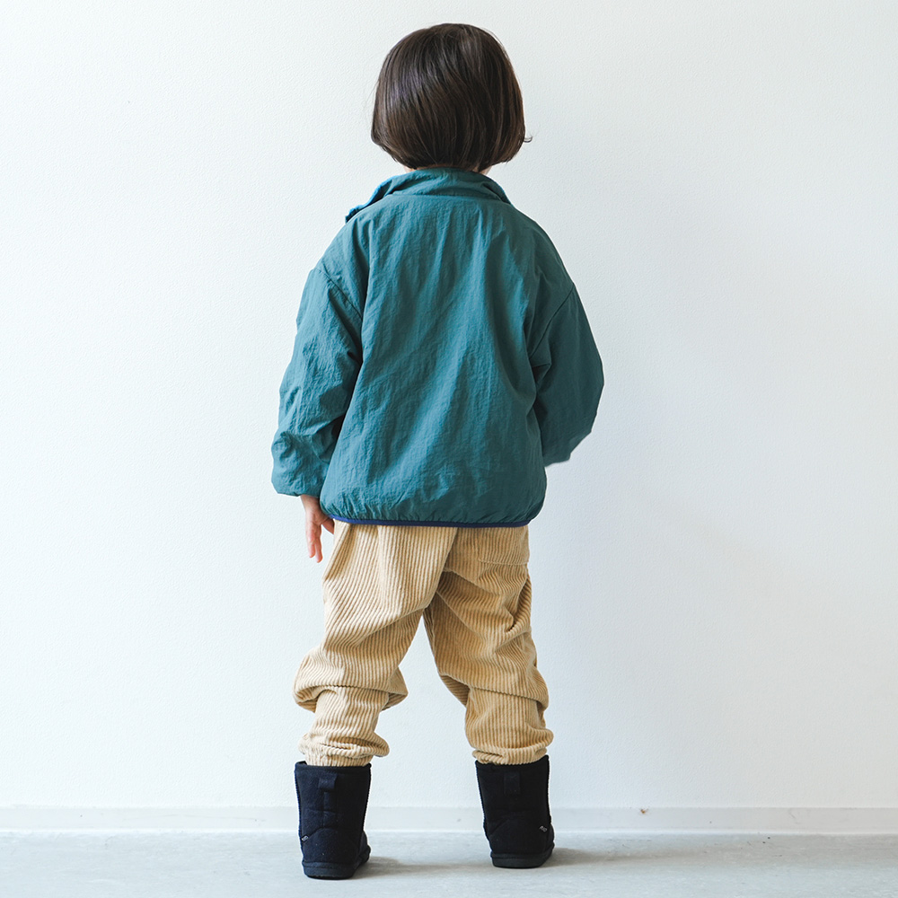 グレーグリーン