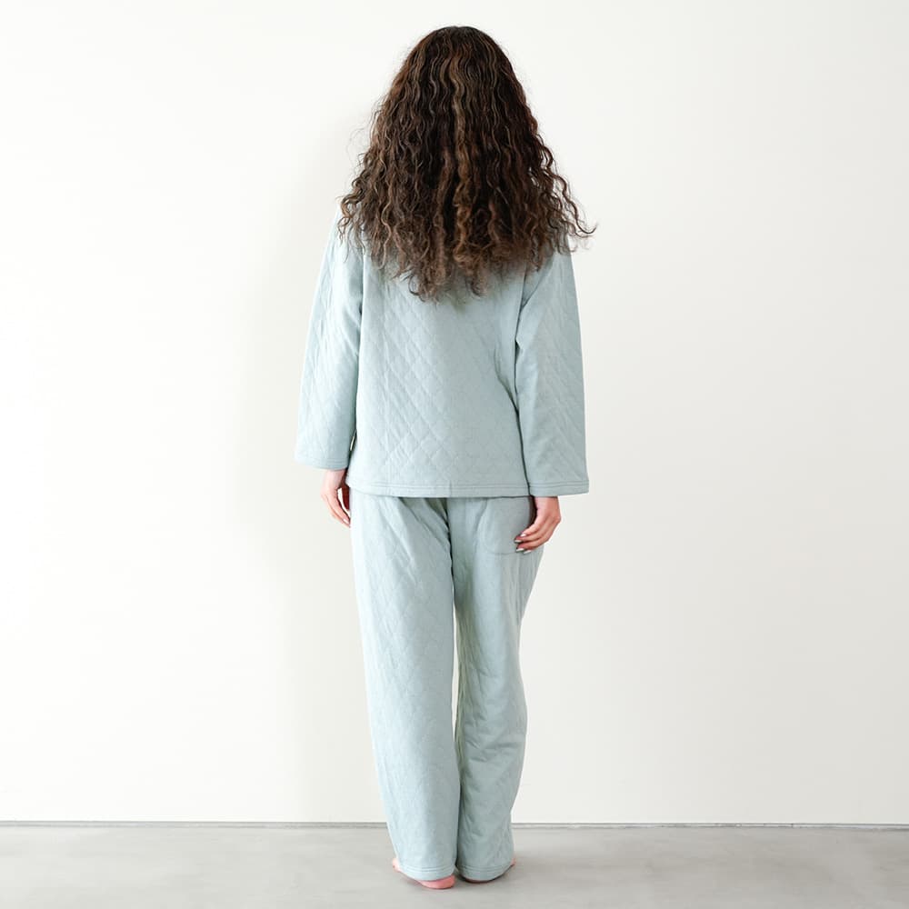 グレイッシュグリーン