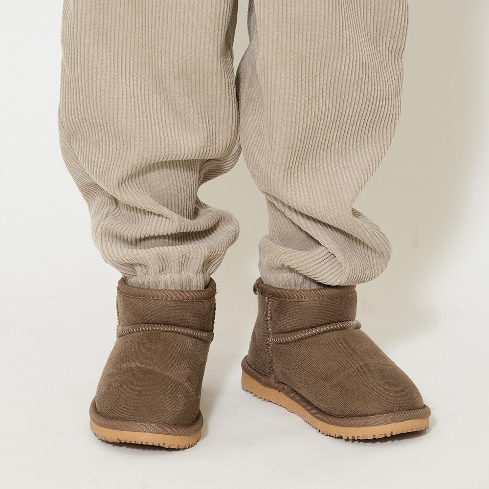 ダークブラウン