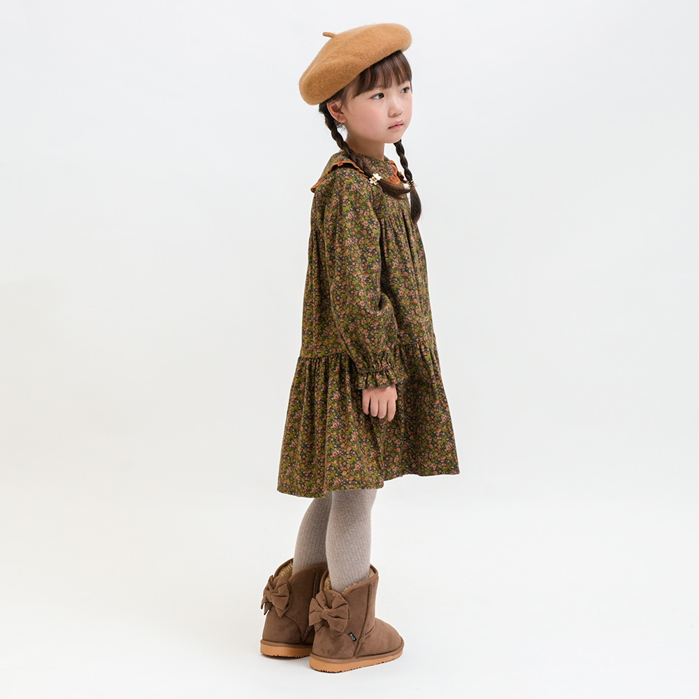 ダークブラウン