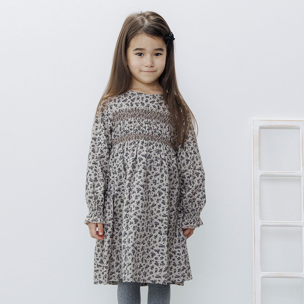 ベージュフラワー