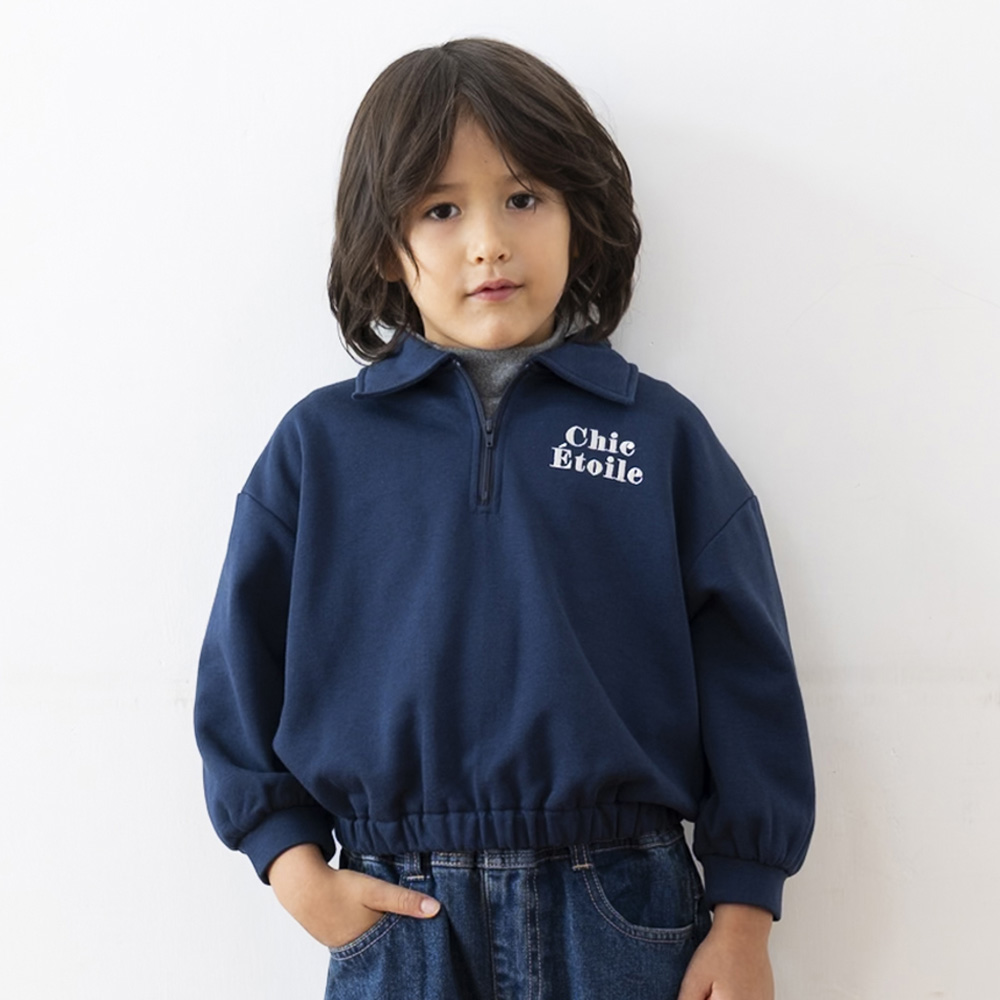 ハーフジップ刺繍トレーナー