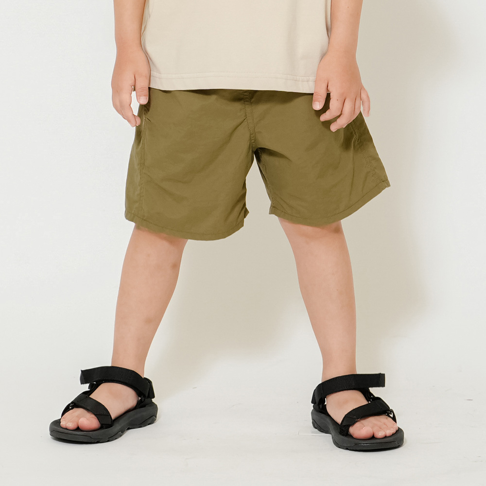 ナイロンハーフパンツ